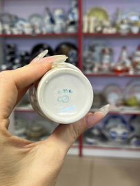 Фарфоровая стопка с героями из "Ну-погоди". Деколь. Винтаж. Картинка 4